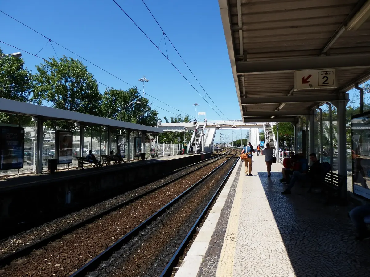 The platform of Belém train station